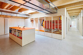 The office zone of the Werkhof: Wood was also used for the interior fittings (Photos: Nils Sandmeier)