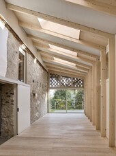 Transition old building-new building (Photos © Ariel Huber)